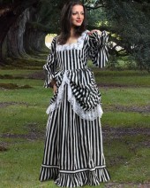 Valnnar Stripe Gown